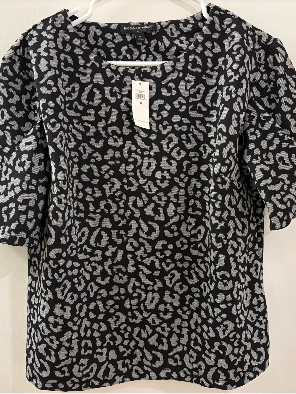 Banana Republic Black & Gray Leopard Print Puff Sleeve Top